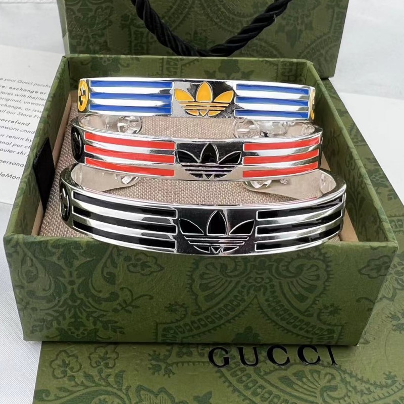 G*u*i bracelets